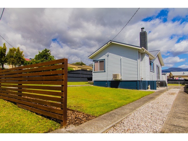 8 Barron Avenue, Goodwood TAS 7010