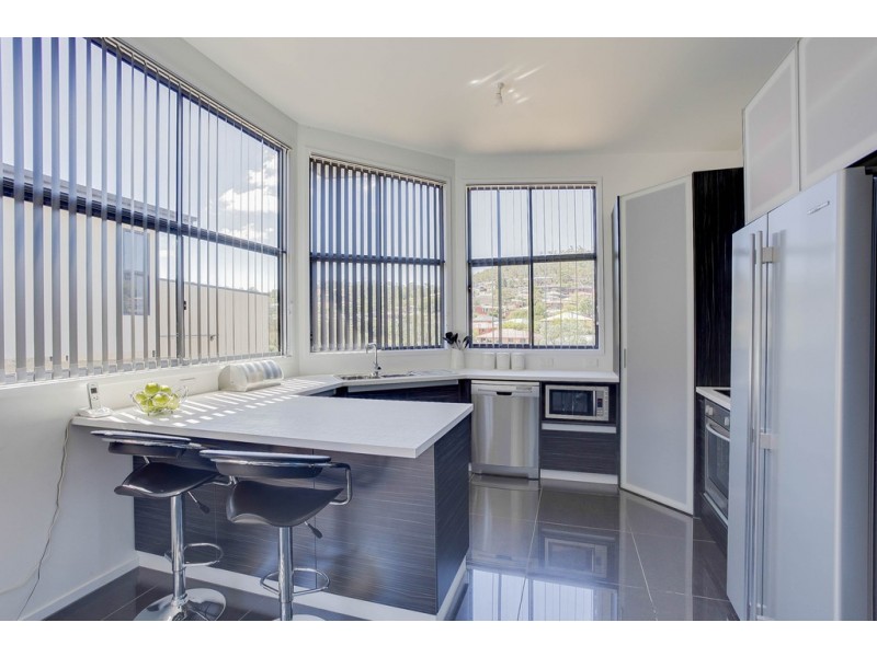 2/22 Dumbarton Drive, Geilston Bay TAS 7015