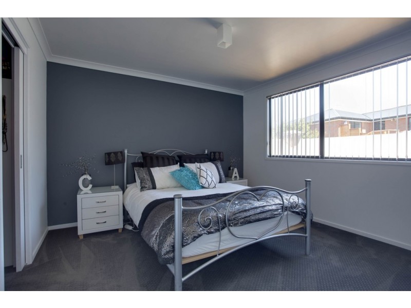 2/22 Dumbarton Drive, Geilston Bay TAS 7015