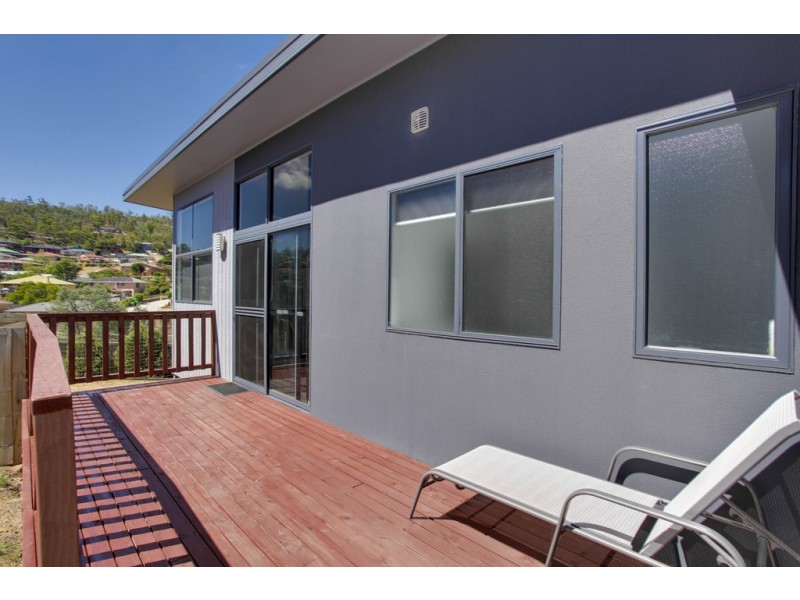 2/22 Dumbarton Drive, Geilston Bay TAS 7015