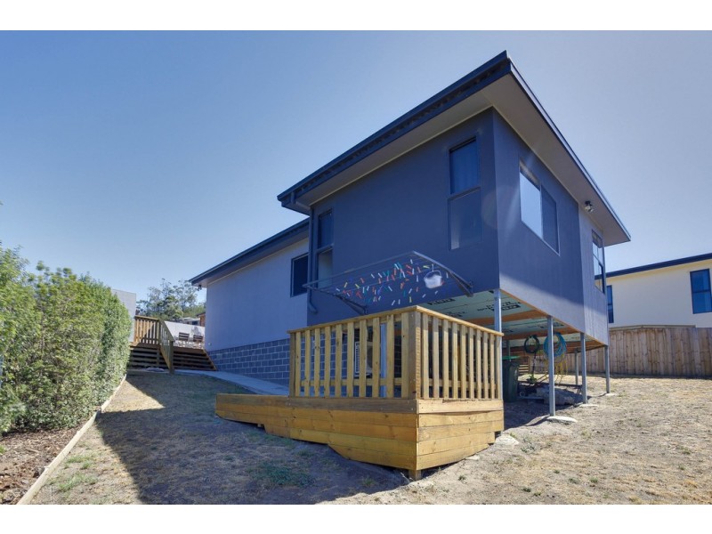 2/22 Dumbarton Drive, Geilston Bay TAS 7015