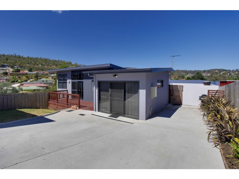 2/22 Dumbarton Drive, Geilston Bay TAS 7015