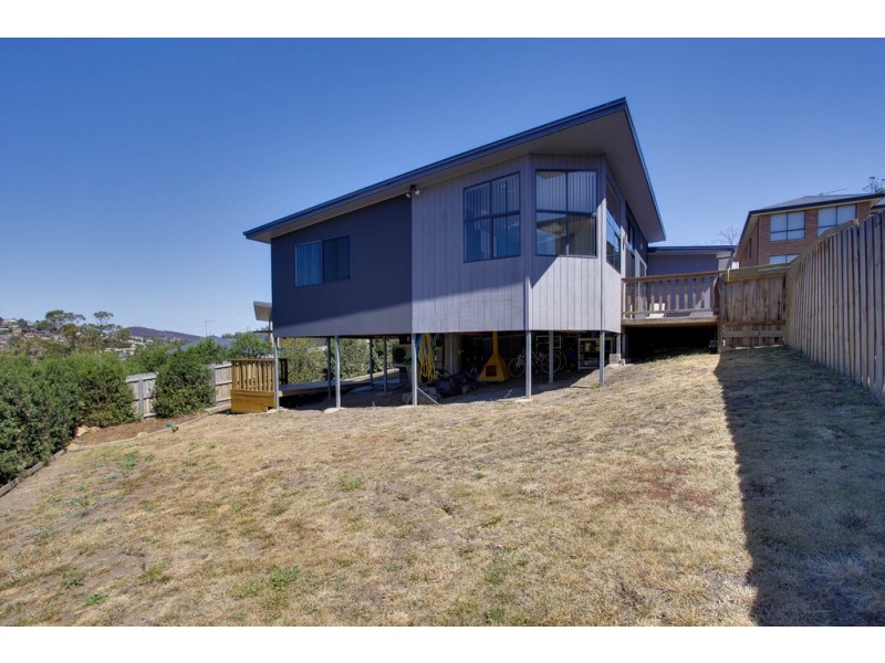 2/22 Dumbarton Drive, Geilston Bay TAS 7015