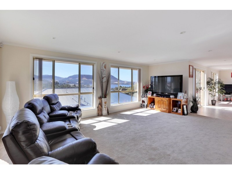24 Eclipse Road, Austins Ferry TAS 7011