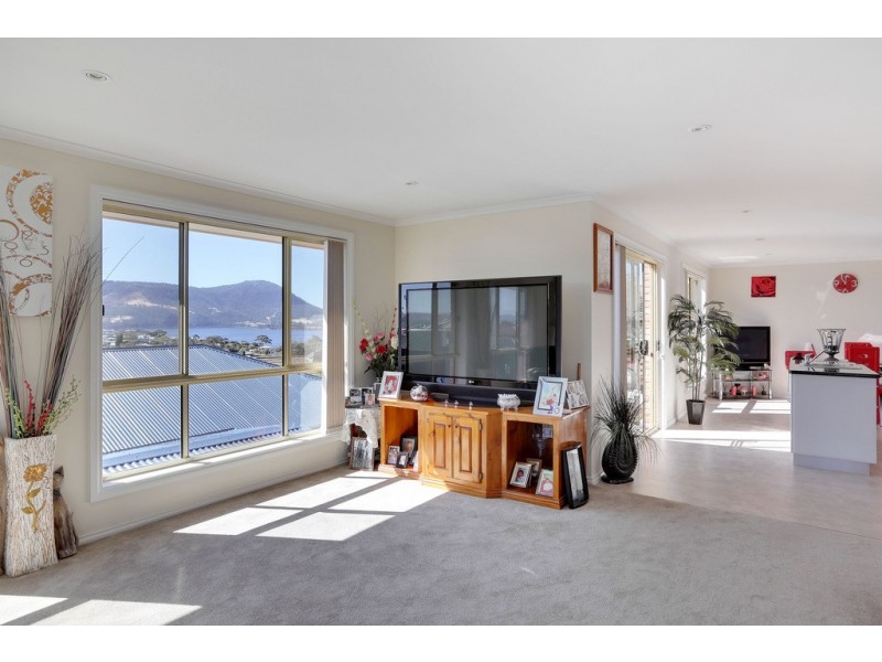 24 Eclipse Road, Austins Ferry TAS 7011