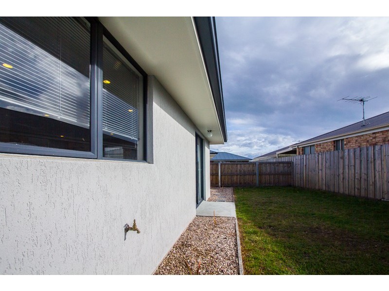 2/6 Butler Street, Brighton TAS 7030