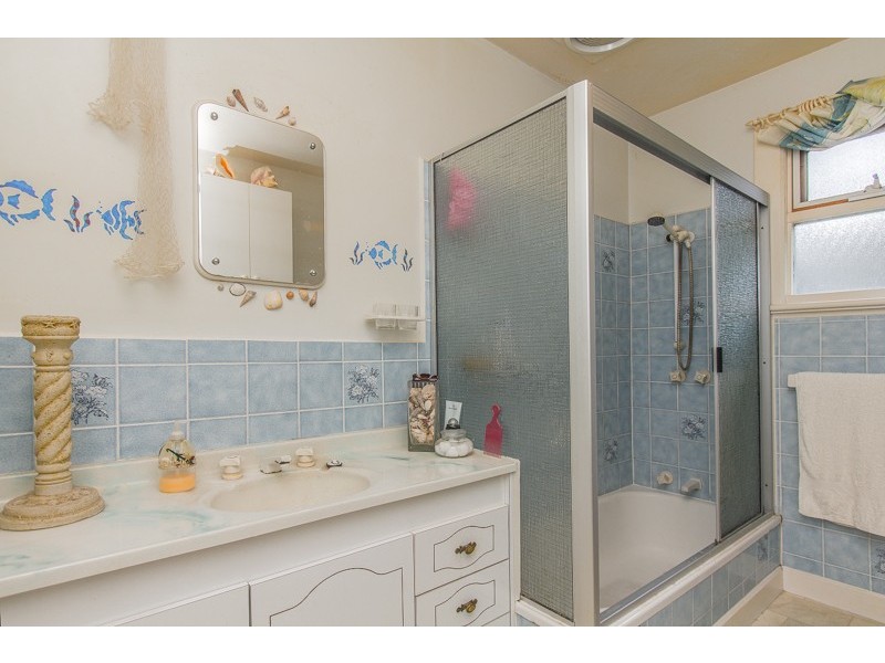 41 Corinna Road, Lindisfarne TAS 7015