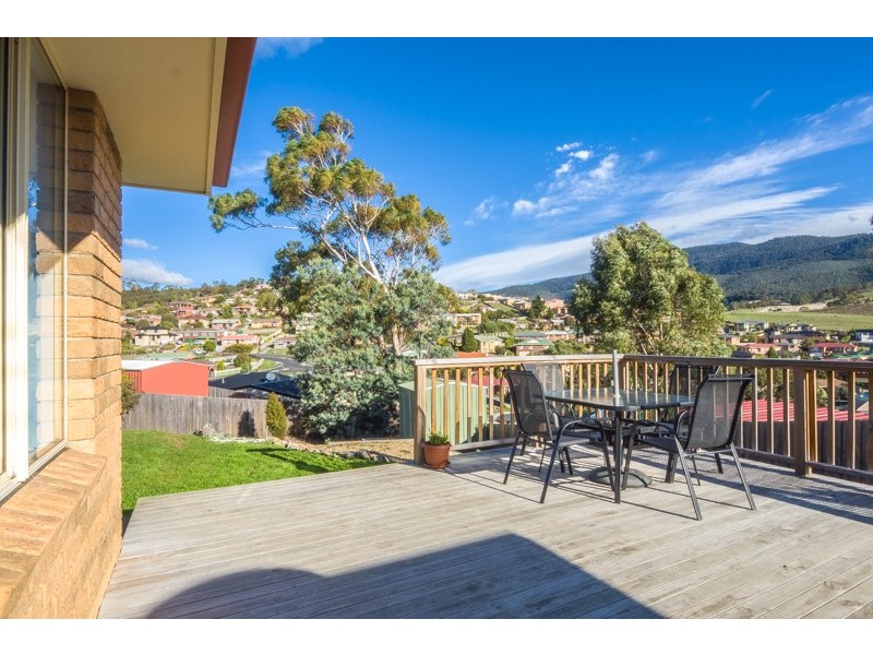 13 Brendan Crescent, Austins Ferry TAS 7011