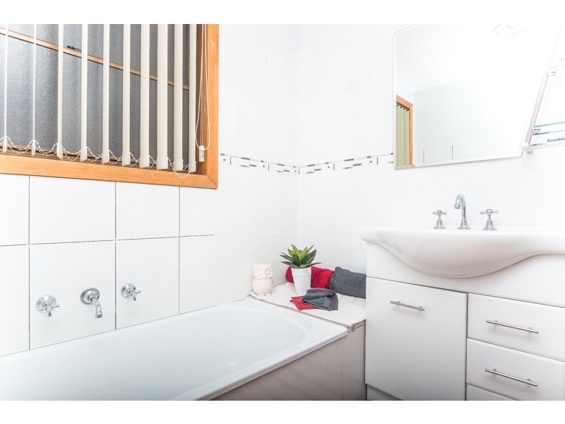 25 Lucinda Parade, Lutana TAS 7009