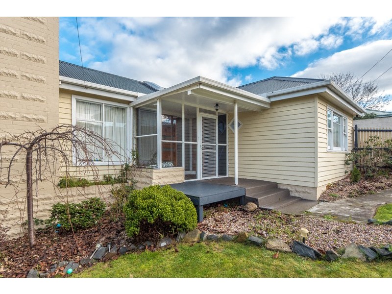 8 Amaroo Road, Austins Ferry TAS 7011