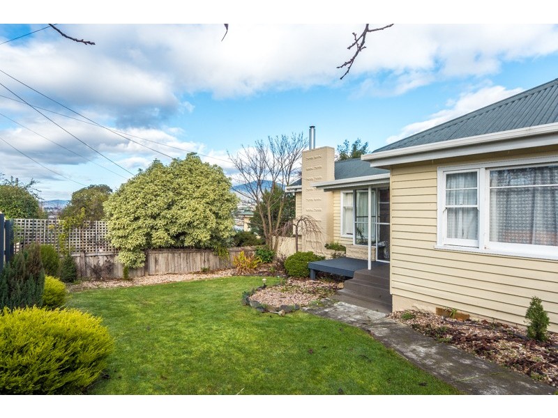 8 Amaroo Road, Austins Ferry TAS 7011