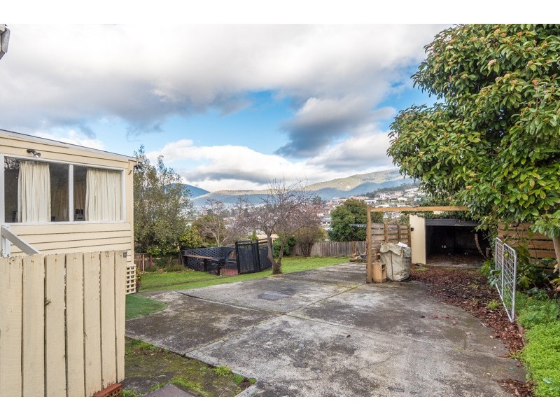 8 Amaroo Road, Austins Ferry TAS 7011