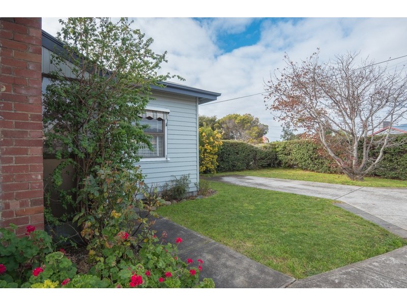 9 Somerton Crescent, Derwent Park TAS 7009
