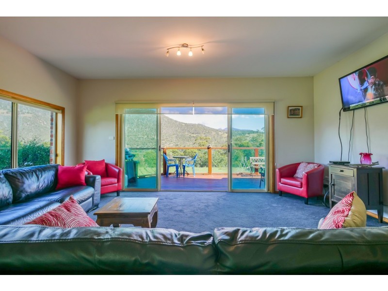 10 Narcissus Avenue, Dromedary TAS 7030