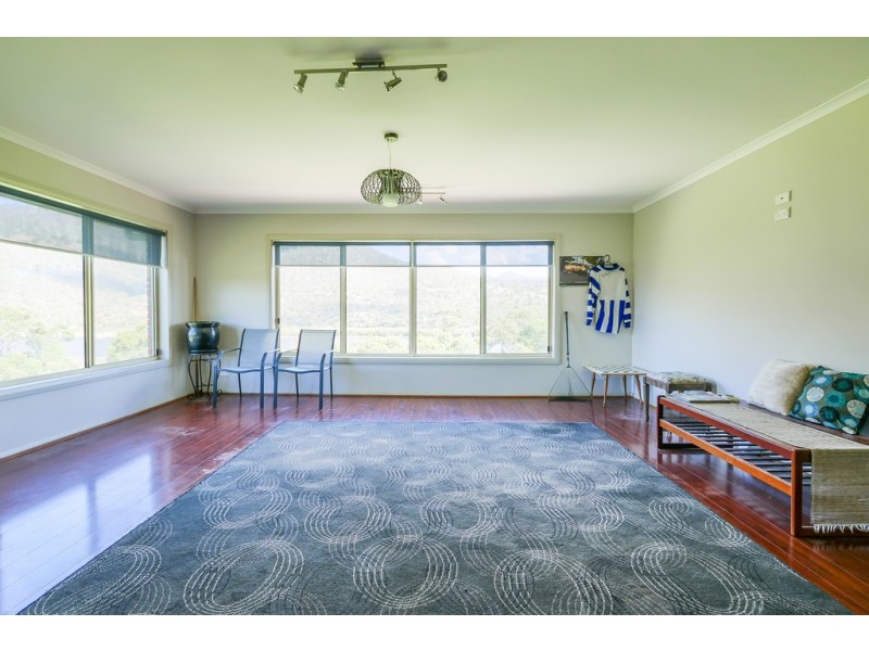 10 Narcissus Avenue, Dromedary TAS 7030