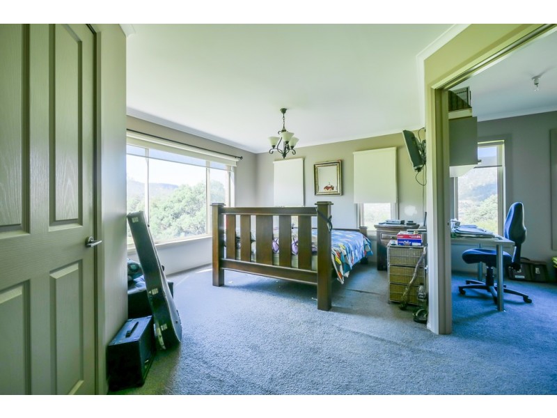 10 Narcissus Avenue, Dromedary TAS 7030