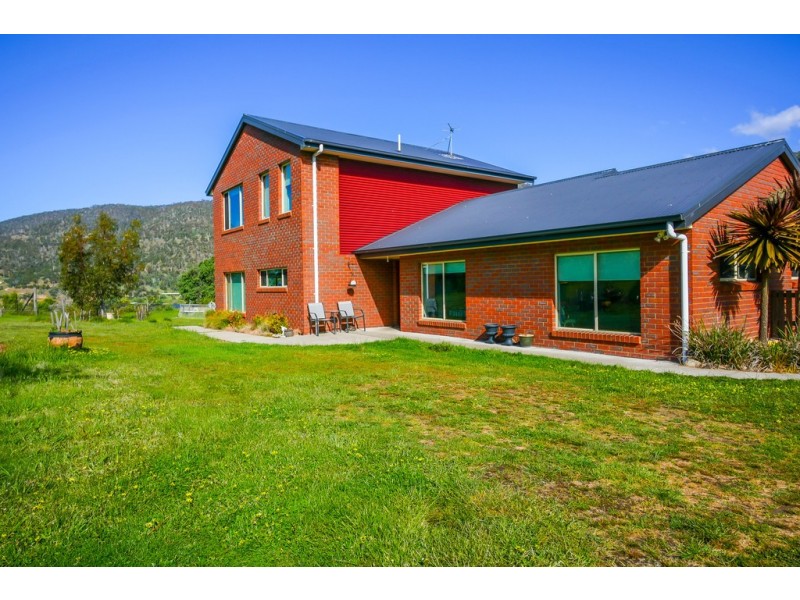 10 Narcissus Avenue, Dromedary TAS 7030