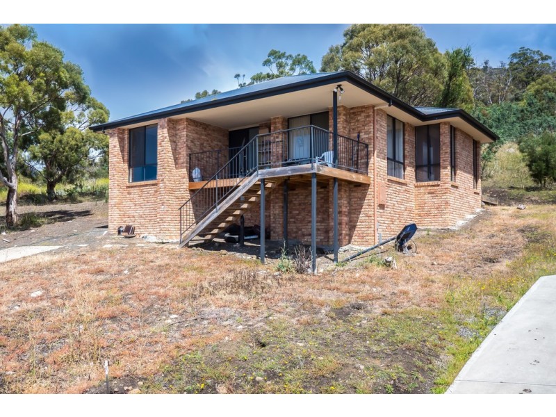 9 Cazaly Drive, Chigwell TAS 7011
