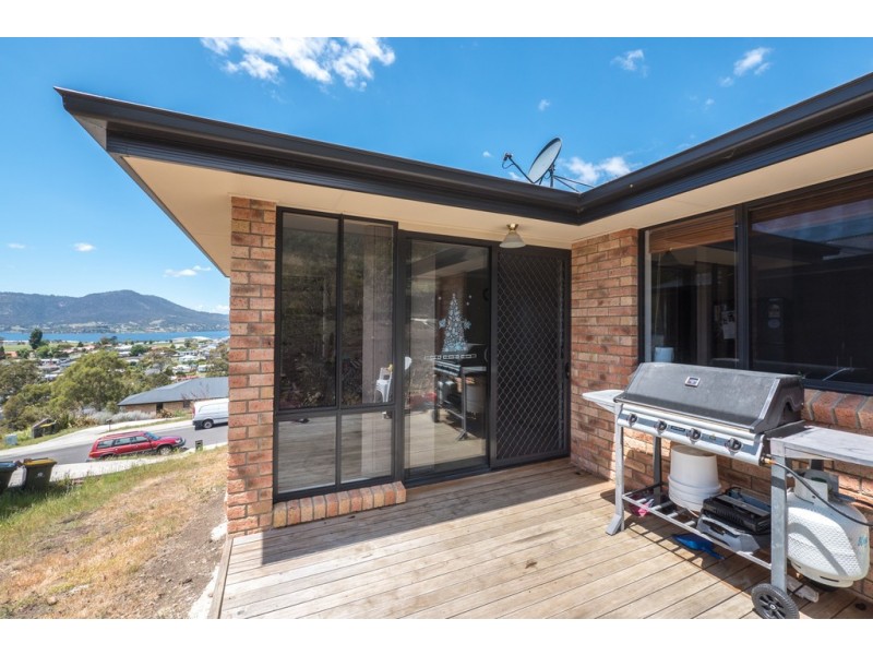 9 Cazaly Drive, Chigwell TAS 7011