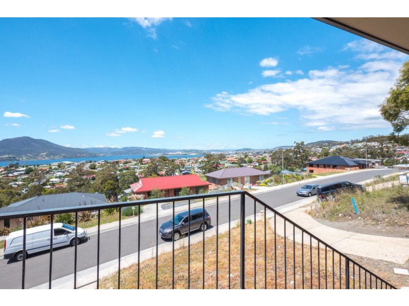 9 Cazaly Drive, Chigwell TAS 7011