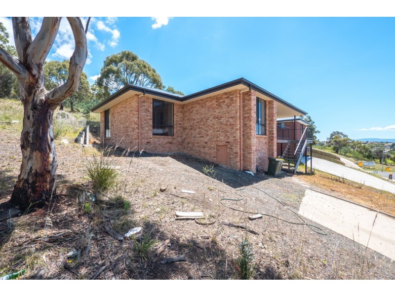 9 Cazaly Drive, Chigwell TAS 7011