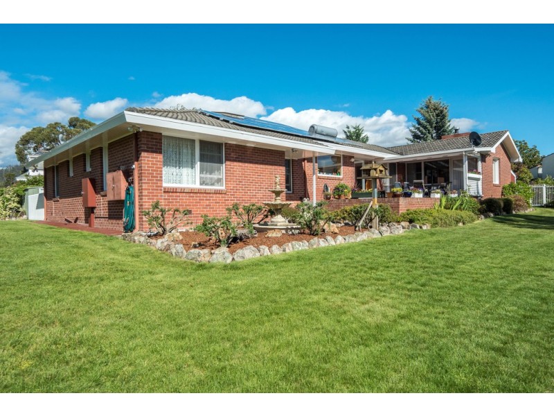 23 Casuarina Crescent, Berriedale TAS 7011