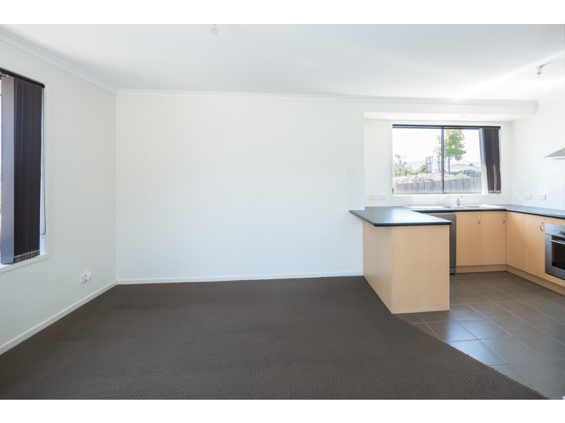 2/303 Main Road, Austins Ferry TAS 7011