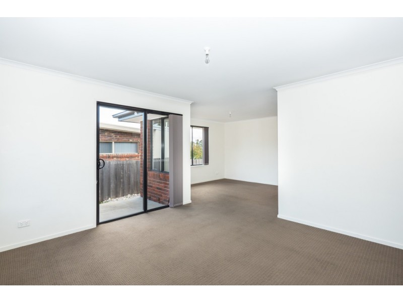 2/303 Main Road, Austins Ferry TAS 7011