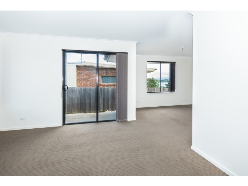 2/303 Main Road, Austins Ferry TAS 7011