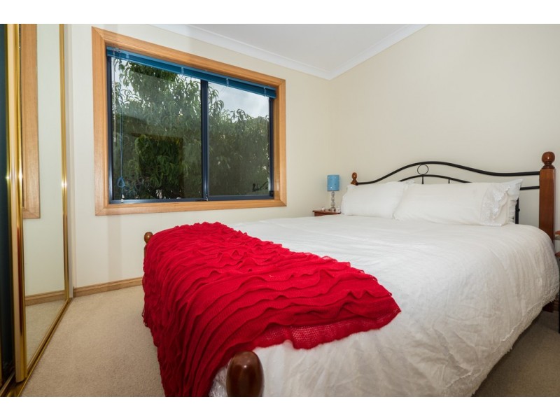 8 Seamew Street, Claremont TAS 7011