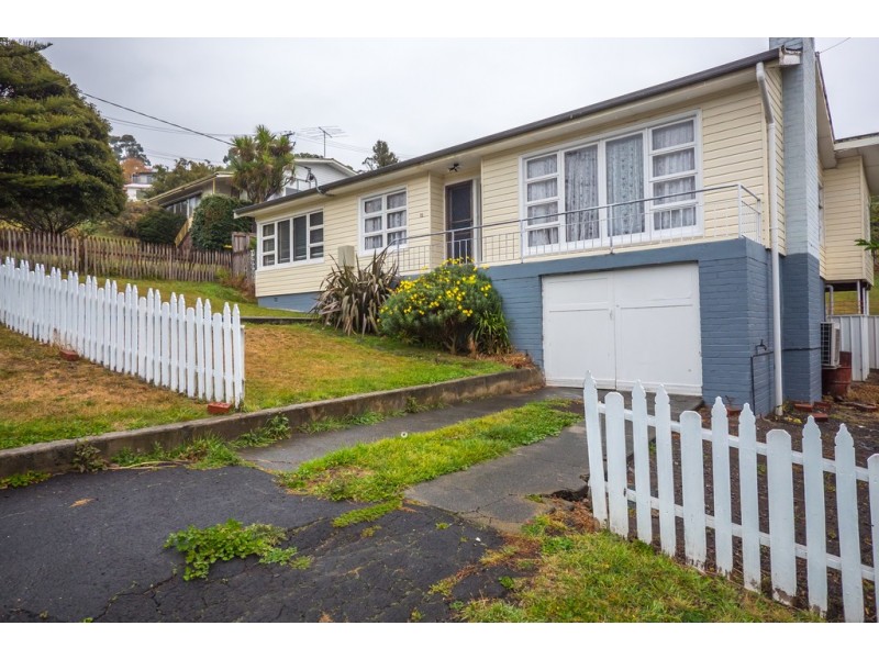 15 Walch Avenue, Moonah TAS 7009