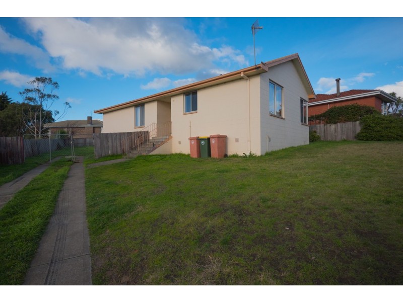 8 Calvert Crescent, Herdsmans Cove TAS 7030