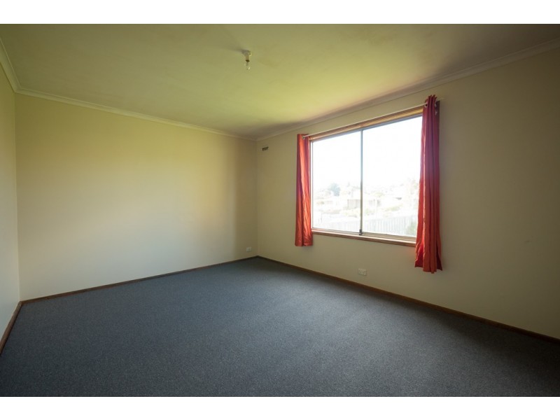 8 Calvert Crescent, Herdsmans Cove TAS 7030