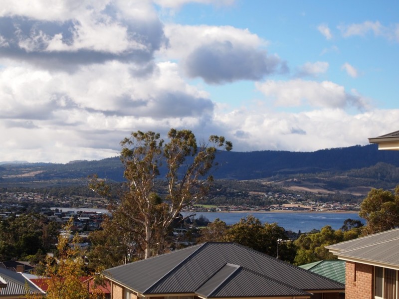 17/3 Russell Road, Claremont TAS 7011