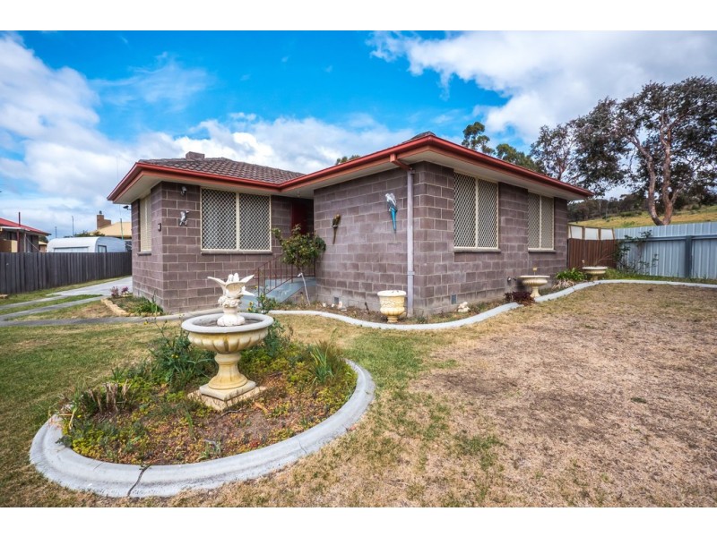 23 Guilford Cresent, Gagebrook TAS 7030