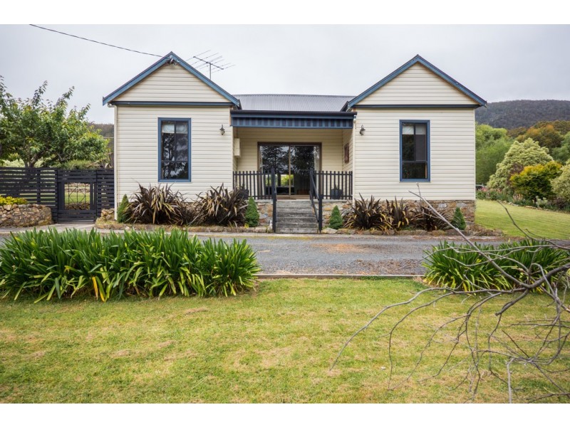 2 Hall Road, Collinsvale TAS 7012