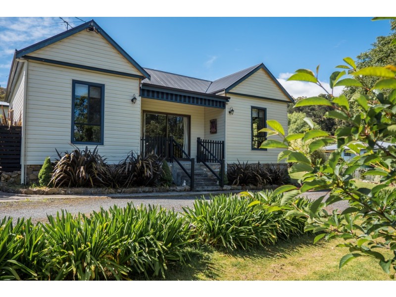 2 Hall Road, Collinsvale TAS 7012