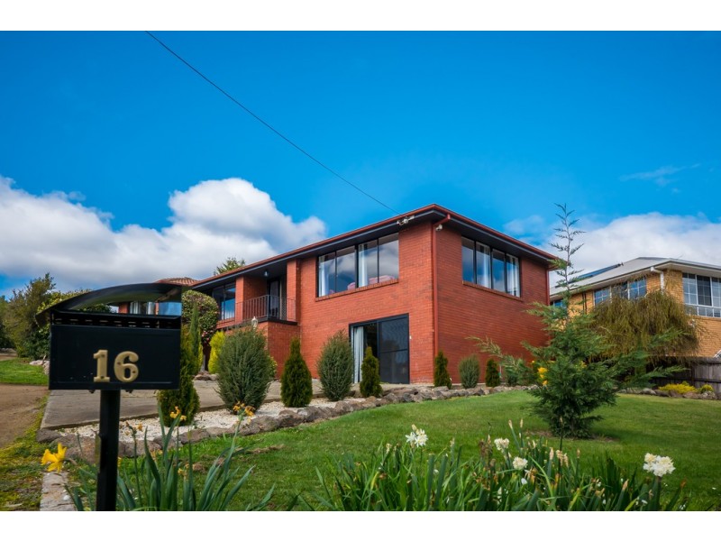16 Lachlan Road, New Norfolk TAS 7140
