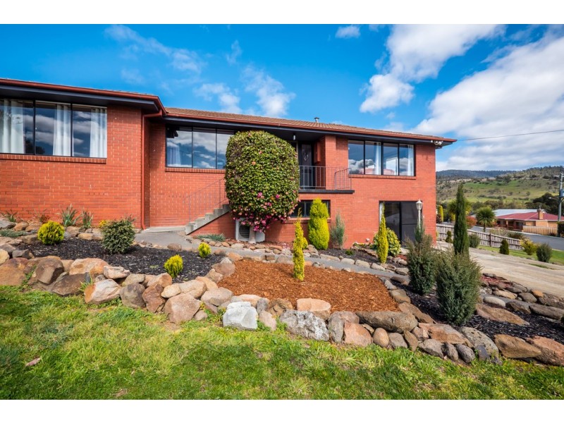 16 Lachlan Road, New Norfolk TAS 7140