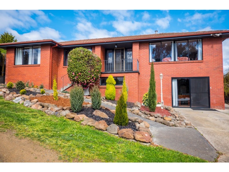 16 Lachlan Road, New Norfolk TAS 7140