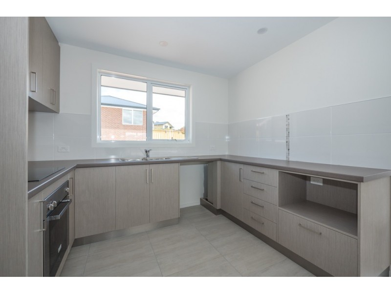 2/17a Melissa Street, Brighton TAS 7030