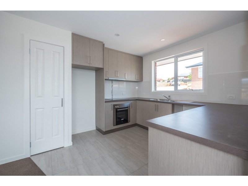 2/17a Melissa Street, Brighton TAS 7030