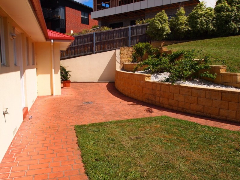 10 Chablis Crt, Berriedale TAS 7011
