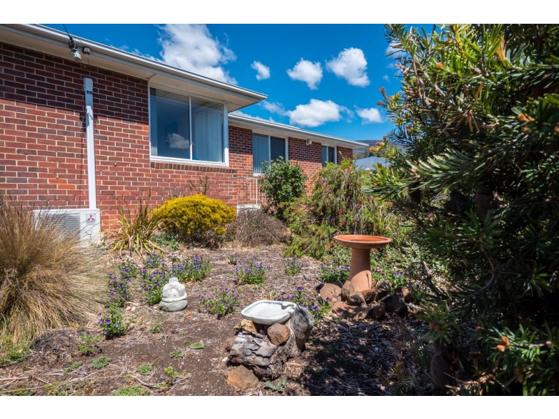 16 Myella Drive, Berriedale TAS 7011