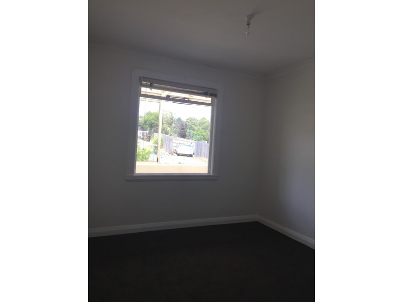 10 Lowanna Road, Lindisfarne TAS 7015
