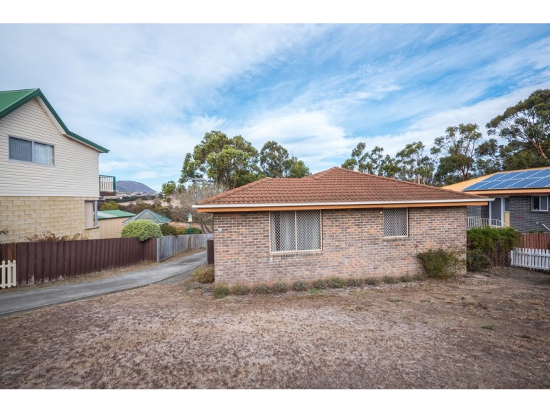 35 Calvert Crecsent, Herdsmans Cove TAS 7030