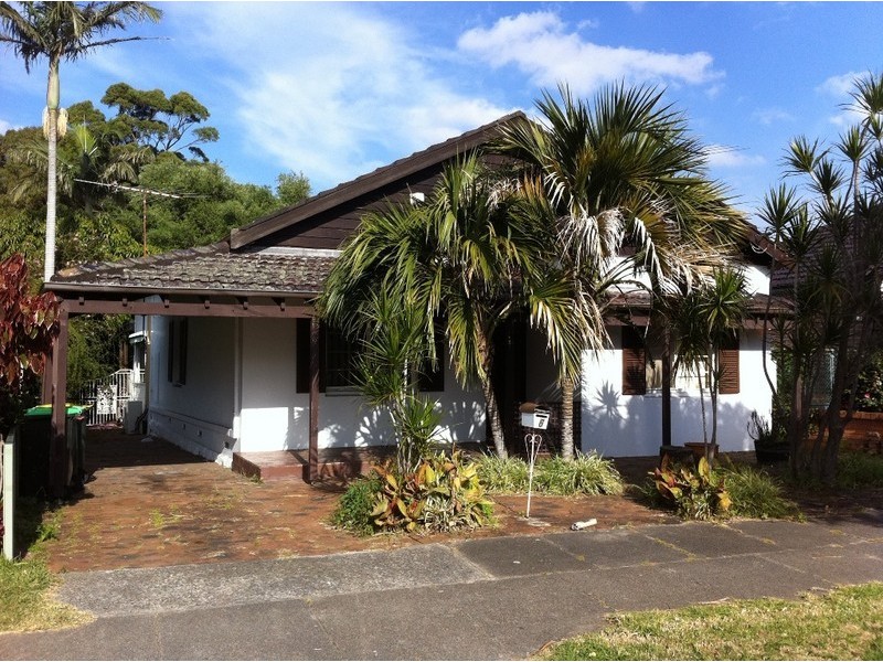 6 COLVIN AVENUE, Carlton NSW 2218