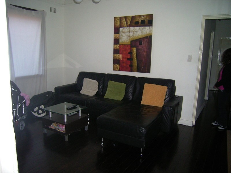 2/4 HARROW RD, Bexley NSW 2207