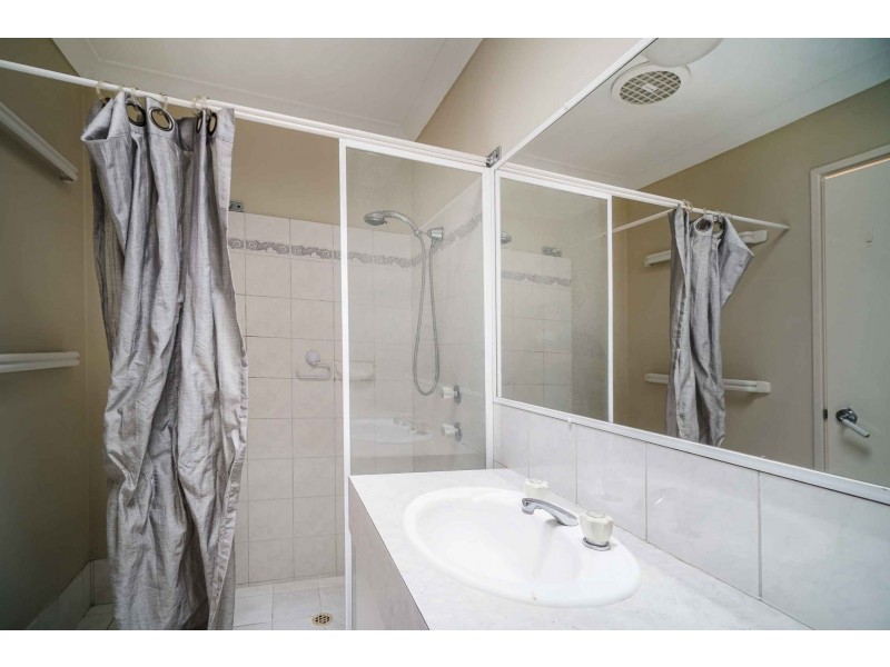 2/69 Queen Street, Bentley WA 6102