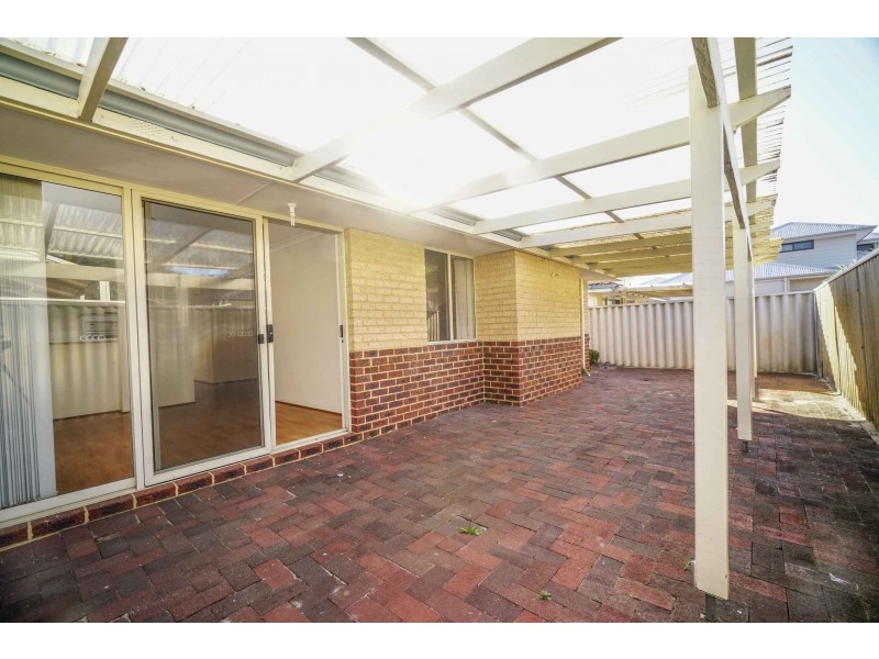 2/69 Queen Street, Bentley WA 6102